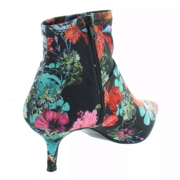 RARE🤩SOLD OUT!!!Steve Madden Floral Sock Bootie! - Picture 2 of 7